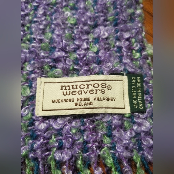 Mucros Weavers Irish Wool Scarf. - Picture 2 of 2